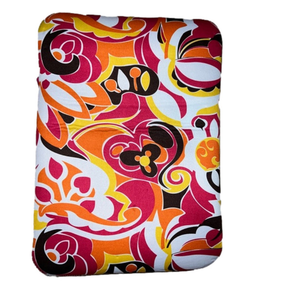 THE Macbeth Collection Reversible Print
 Neoprene Laptop case. Floral 1960s - Picture 2 of 5